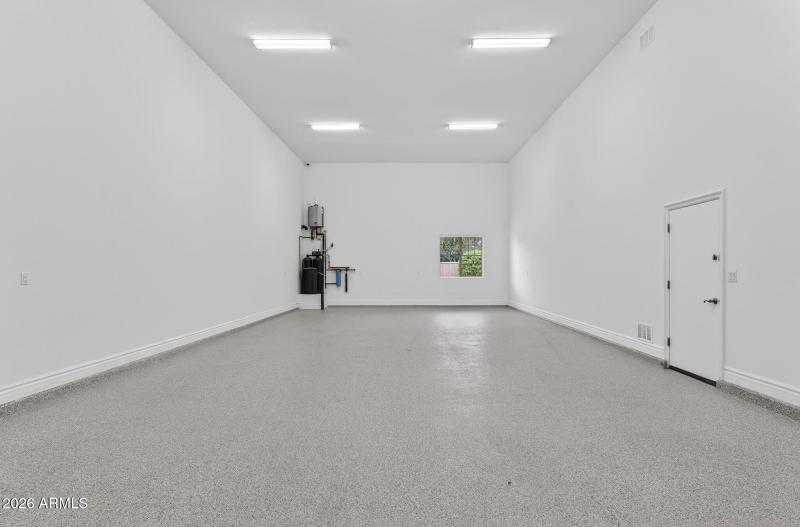 61-web-or-mls-83E Mead Dr