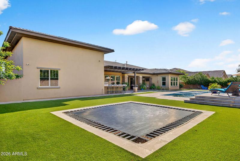 74-web-or-mls-62E Mead Dr