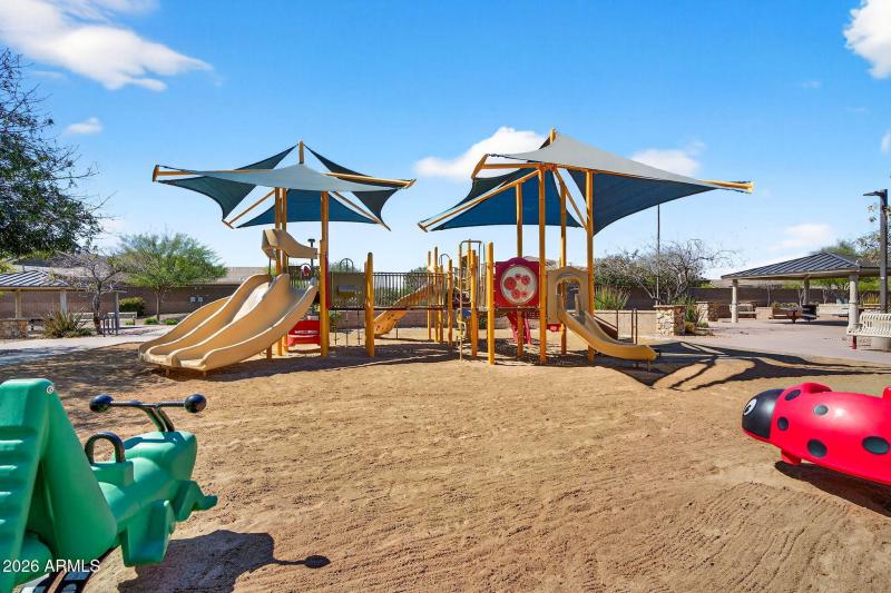 99-web-or-mls-09E Mead Dr