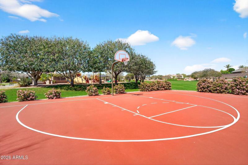 102-web-or-mls-07E Mead Dr