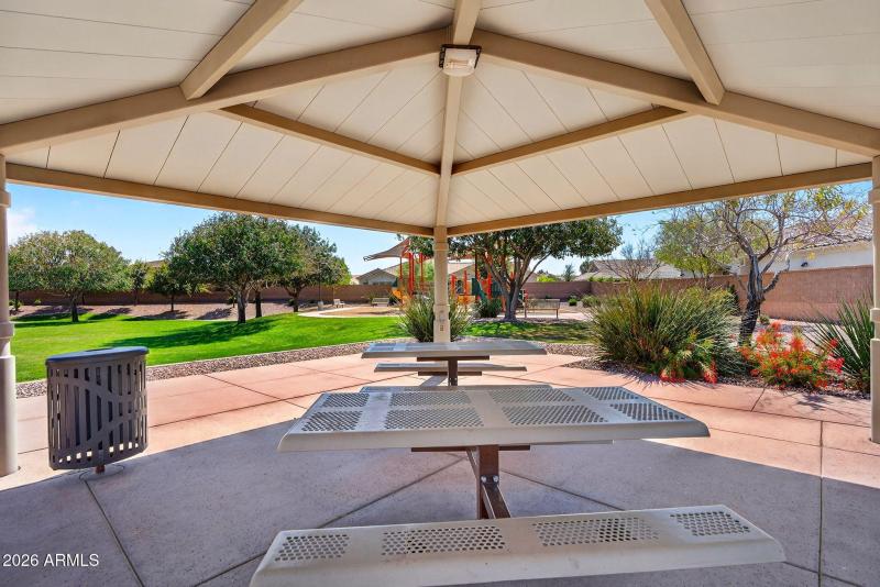 104-web-or-mls-01E Mead Dr