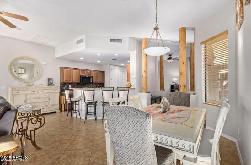 6091 Great Room from back door