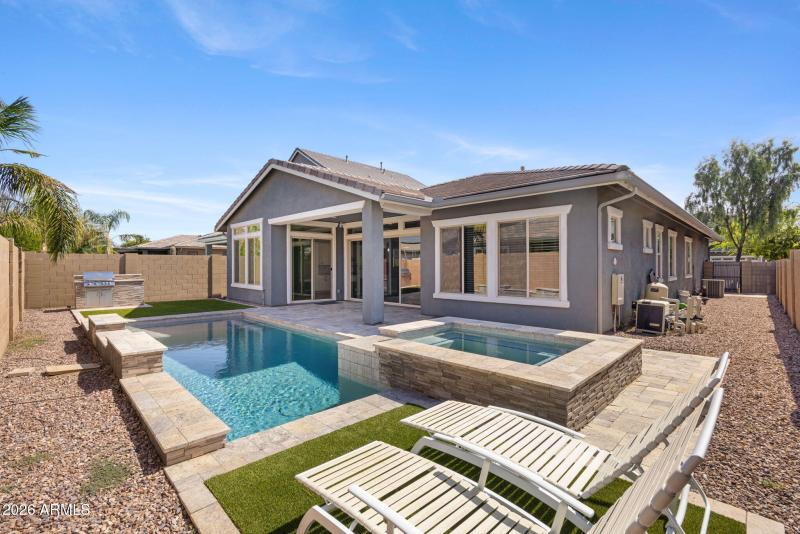 42-web-or-mls-2860-e-pinto-dr