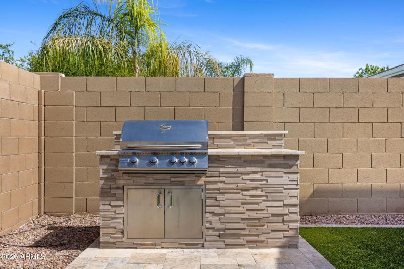 44-web-or-mls-2860-e-pinto-dr