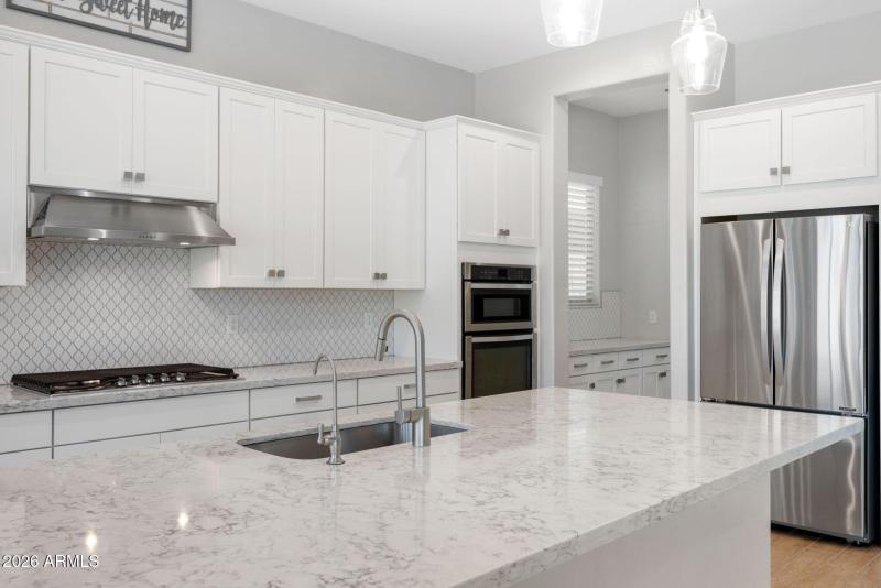 17-web-or-mls-2860-e-pinto-dr