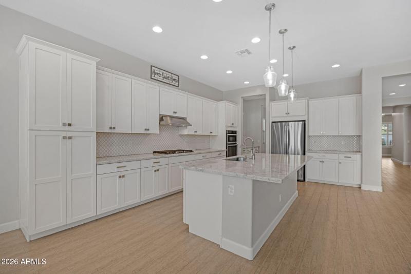 16-web-or-mls-2860-e-pinto-dr