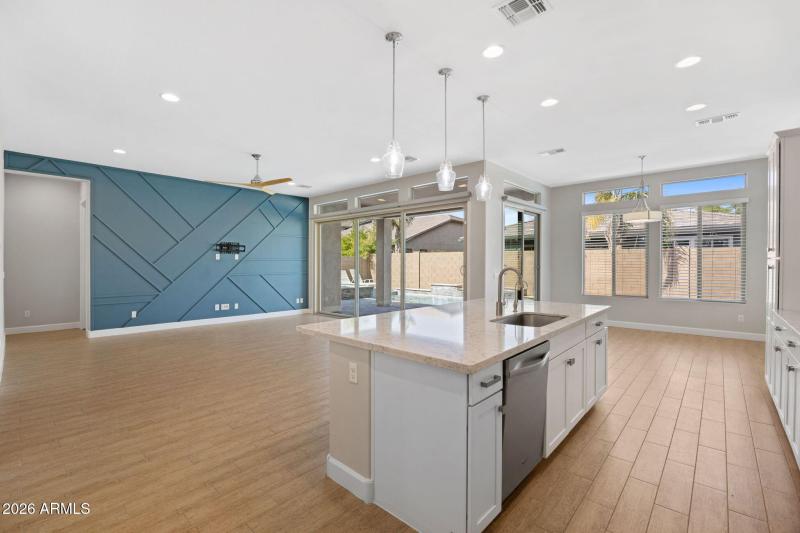 14-web-or-mls-2860-e-pinto-dr