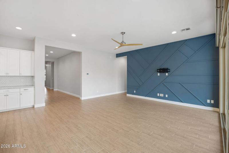 7-web-or-mls-2860-e-pinto-dr