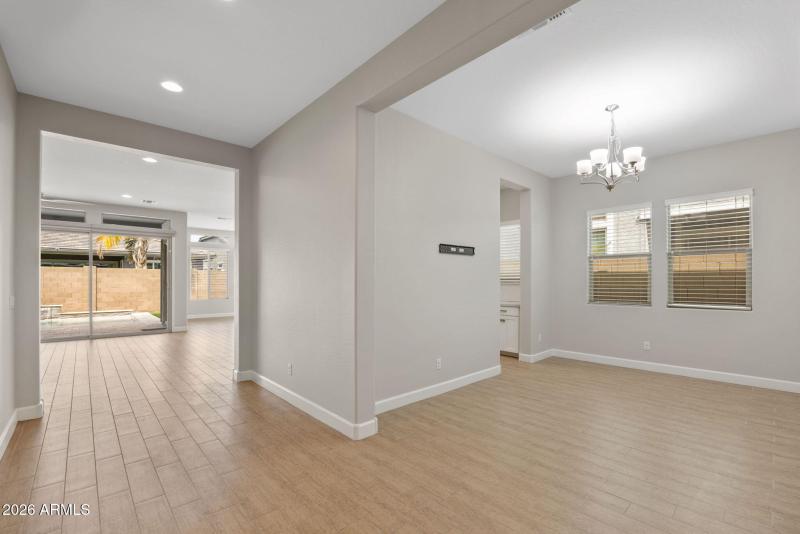 5-web-or-mls-2860-e-pinto-dr