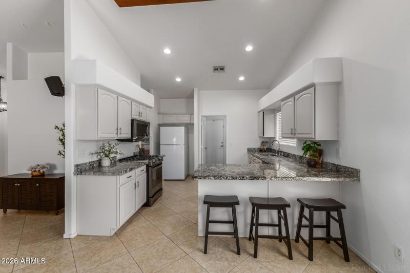 08- 1322 E Harwell Rd, Phoenix 85042