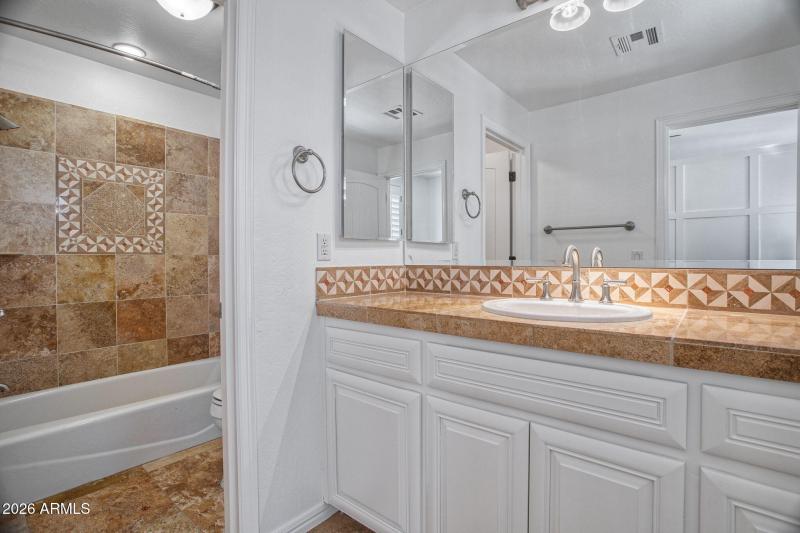 Bedroom/Office bathroom