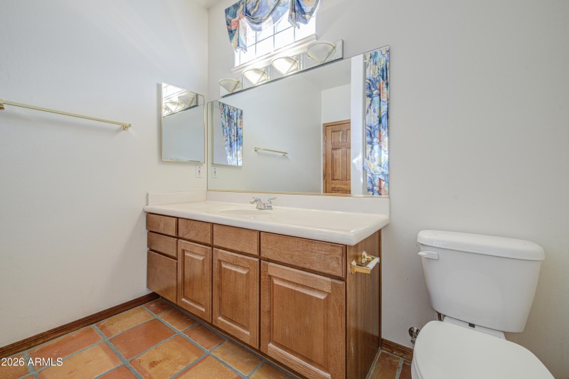 Bathroom 2-pic 3