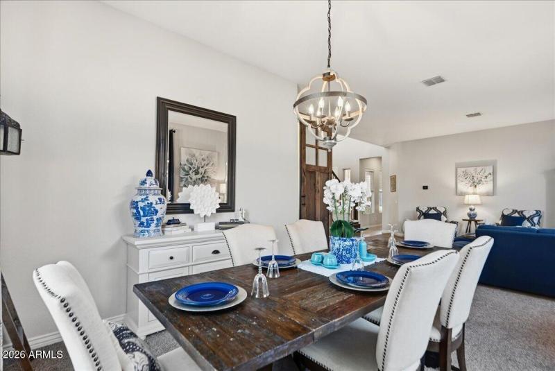 13-2486 E Lindrick Dr_RedHogMedia