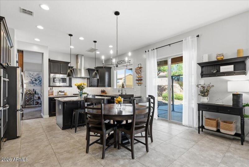 21-2486 E Lindrick Dr_RedHogMedia