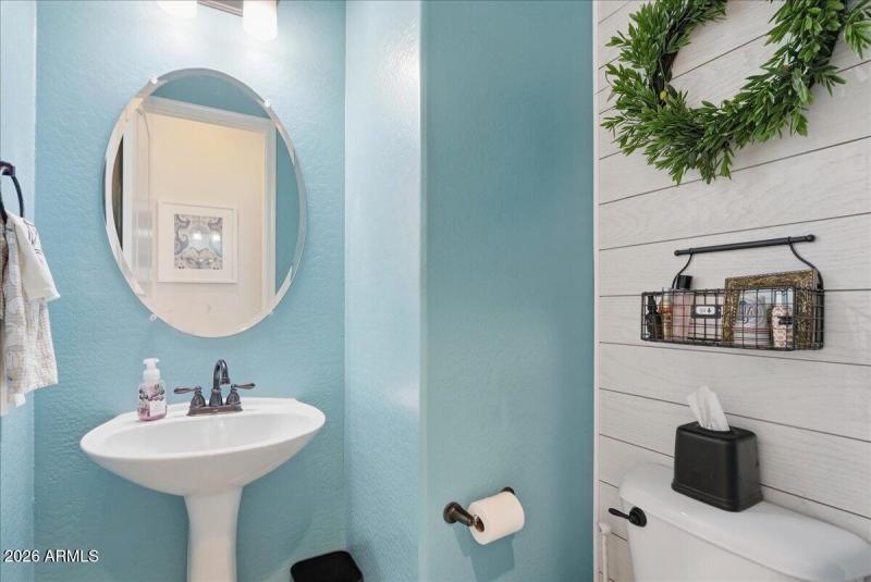 32-2486 E Lindrick Dr_RedHogMedia