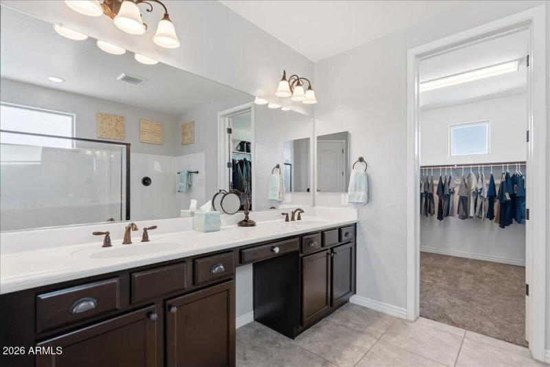 35-2486 E Lindrick Dr_RedHogMedia