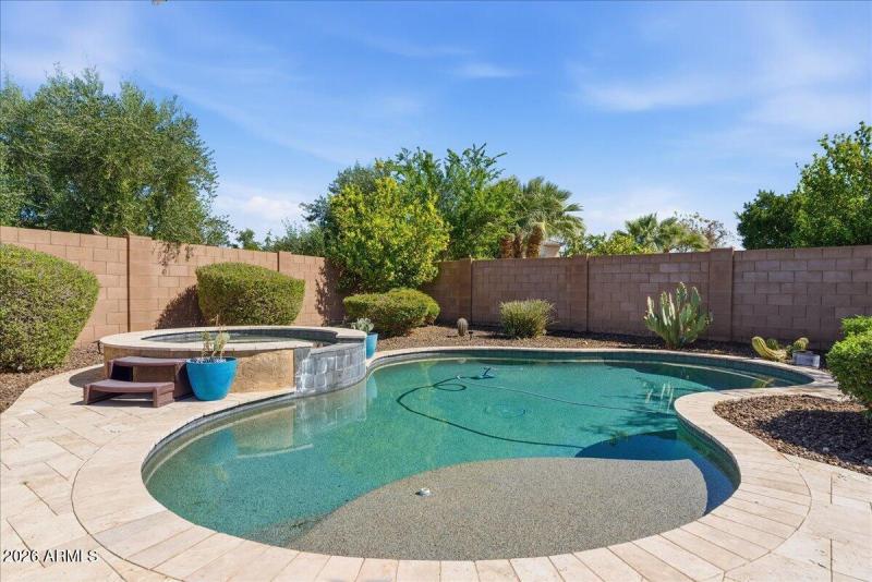 61-2486 E Lindrick Dr_RedHogMedia