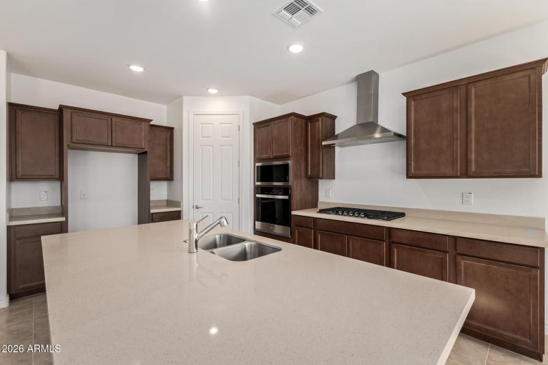 PHX_Miravida_Lot1166_Ash_25706_Kitchen (