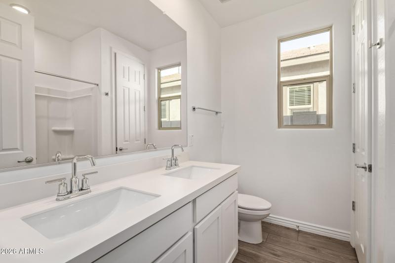 PHX_Miravida_Lot 1042_Blush_14789_Bath2