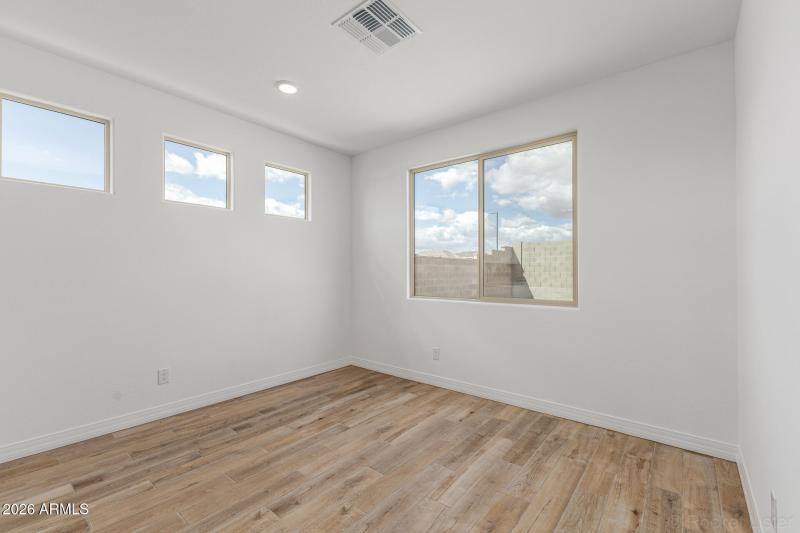 PHX_TV_Lot2013_Apple_17458_dining