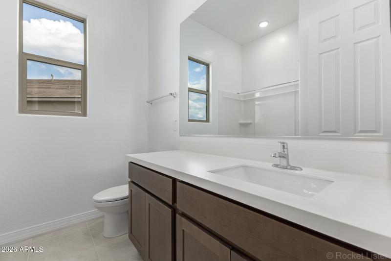 PHX_TV_Lot 2005_Currant_17408_bath2