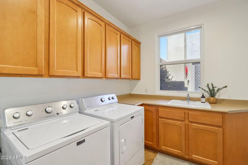 Full size Laundry Room