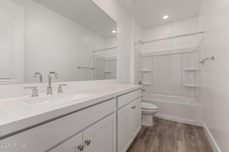 PHX_LasVentanas_Lot 2065_Dove_18412_bath