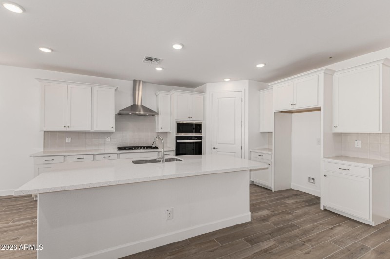 PHX_LasVentanas_Lot 2065_Dove_18412_Kitc