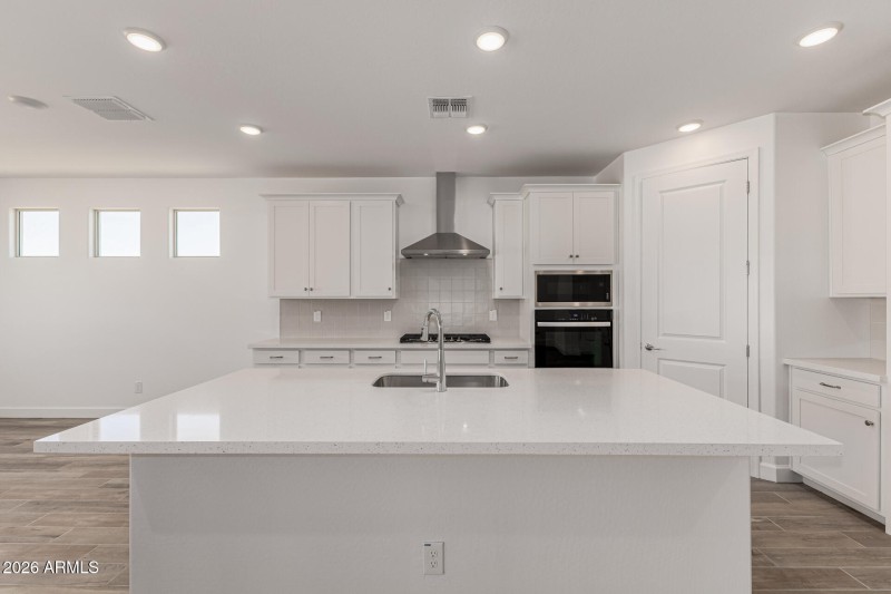 PHX_LasVentanas_Lot 2065_Dove_18412_Kitc