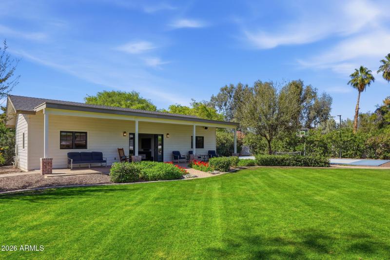 Deteached 840 SF Guest House