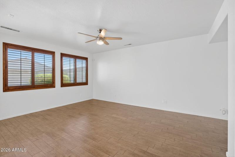 5-web-or-mls-10W Bloomfield Rd