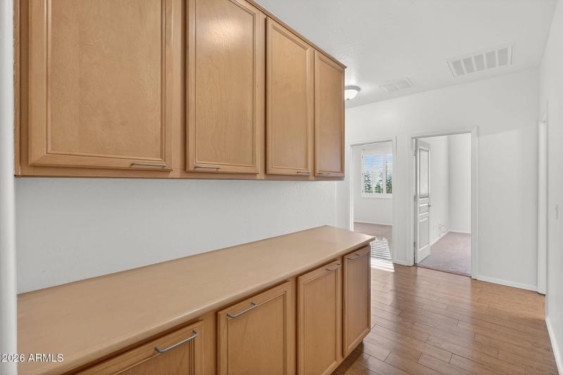 18-web-or-mls-23W Bloomfield Rd