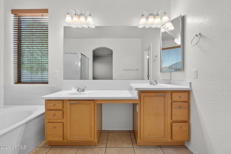 25-web-or-mls-34W Bloomfield Rd