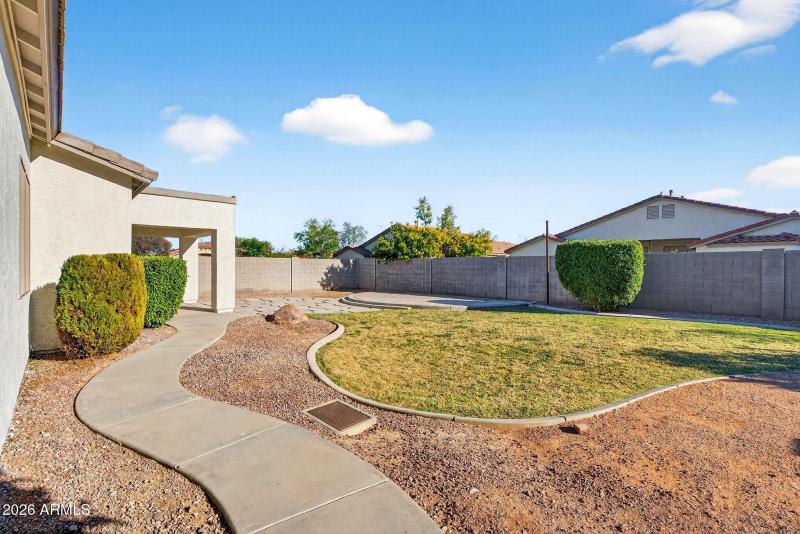 39-web-or-mls-41W Bloomfield Rd