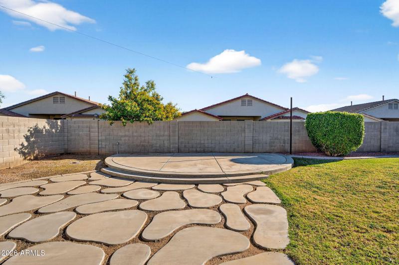 41-web-or-mls-45W Bloomfield Rd