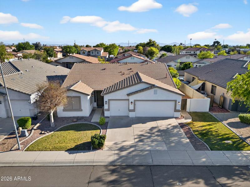 48-web-or-mls-52W Bloomfield Rd