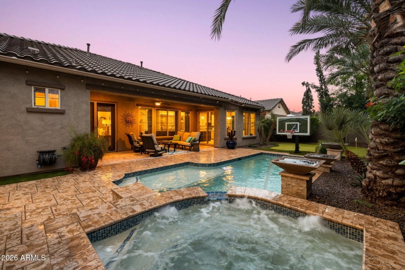 11-web-or-mls-260309-2445-W-Wildhorse-Dr