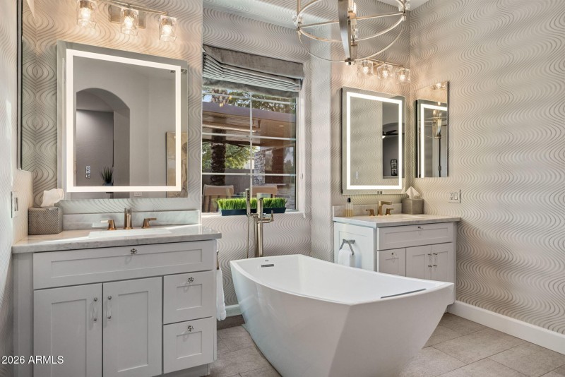 23-web-or-mls-260309-2445-W-Wildhorse-Dr