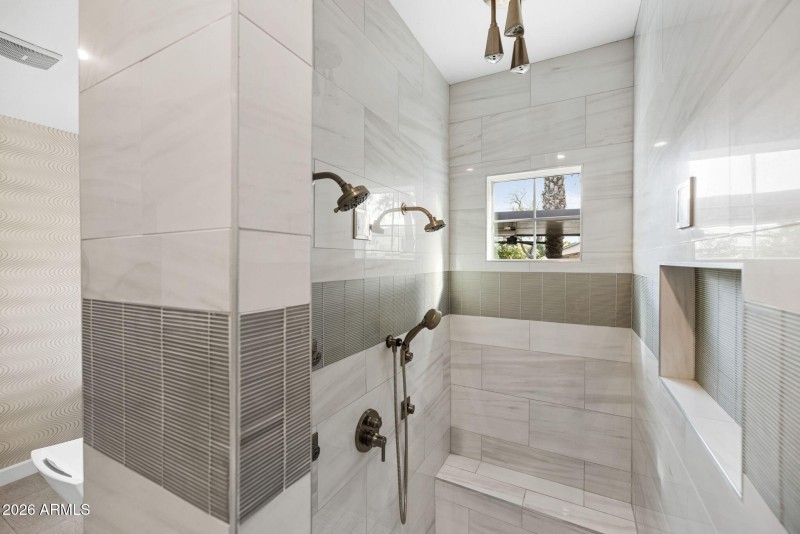 24-web-or-mls-260309-2445-W-Wildhorse-Dr