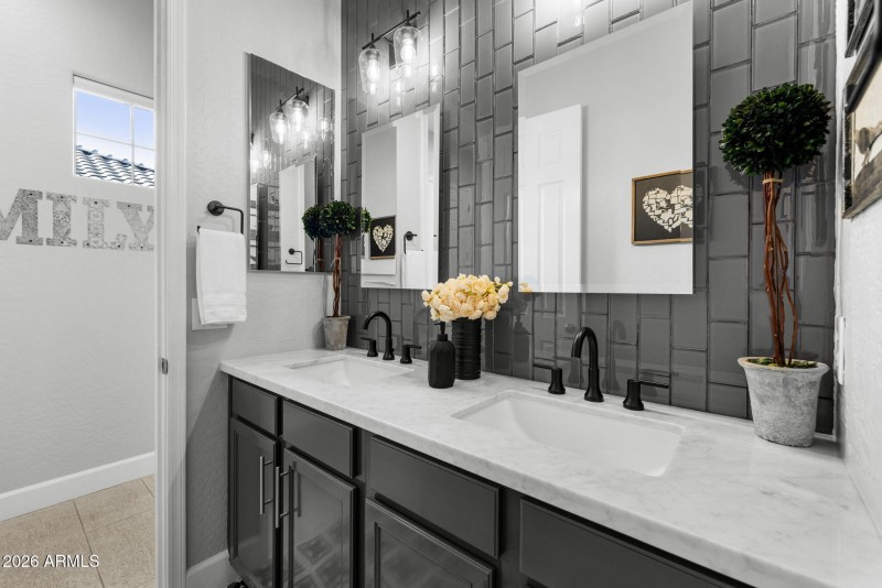 41-web-or-mls-260309-2445-W-Wildhorse-Dr