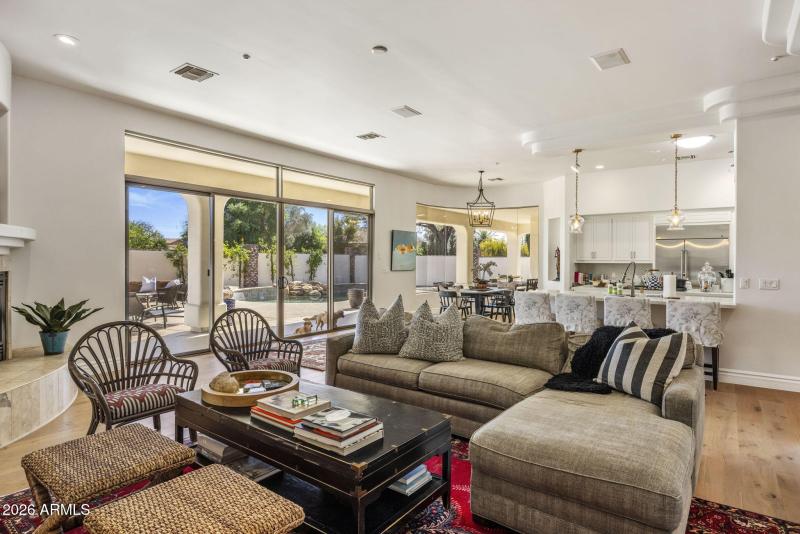 30-web-or-mls-D46A7600