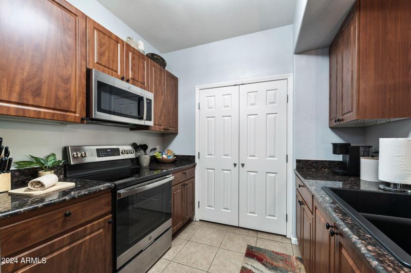 007__10136 E Southern Ave 1067