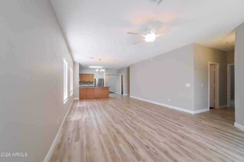 1006860.754 E DRIFTER PL - Living Room