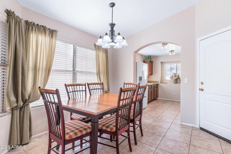 11_4104 w fallen leaf ln-11