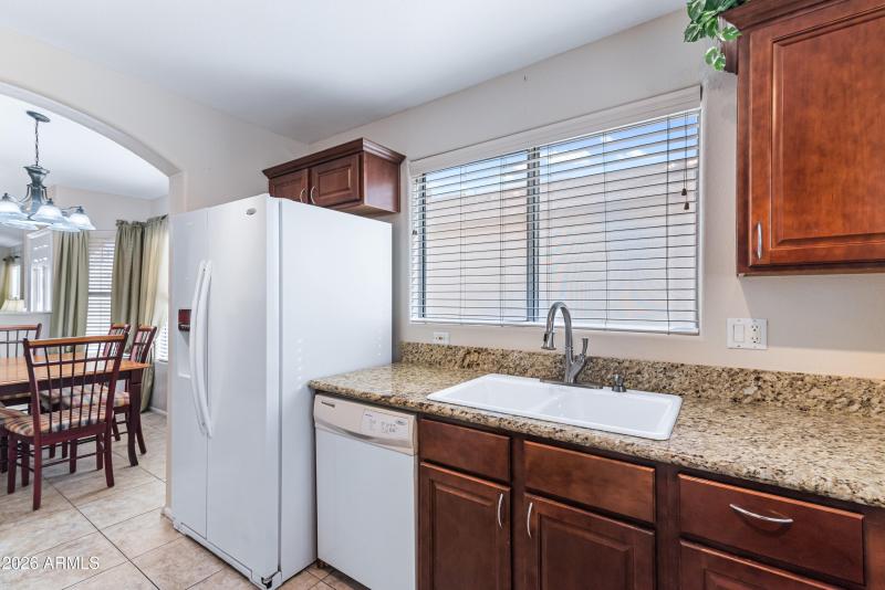 14_4104 w fallen leaf ln-14