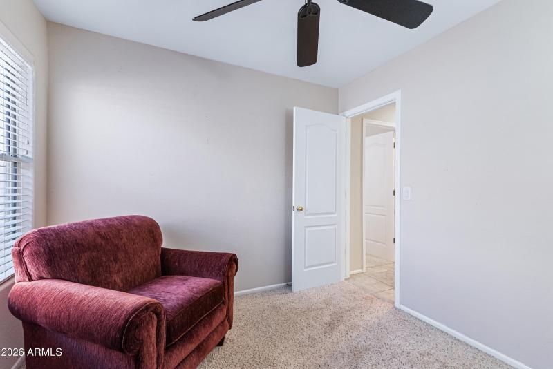 27_4104 w fallen leaf ln-27