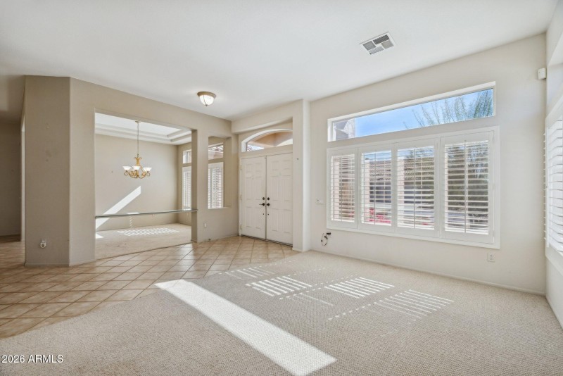 7-web-or-mls-22108-n-veterans-dr