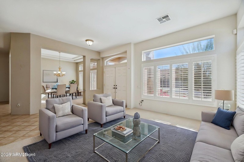 8-web-or-mls-22108-n-veterans-dr