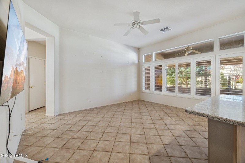 13-web-or-mls-22108-n-veterans-dr