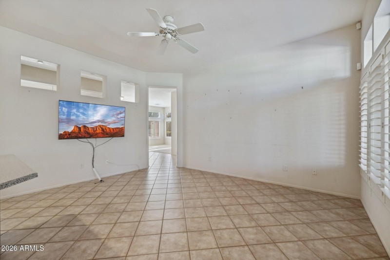 17-web-or-mls-22108-n-veterans-dr